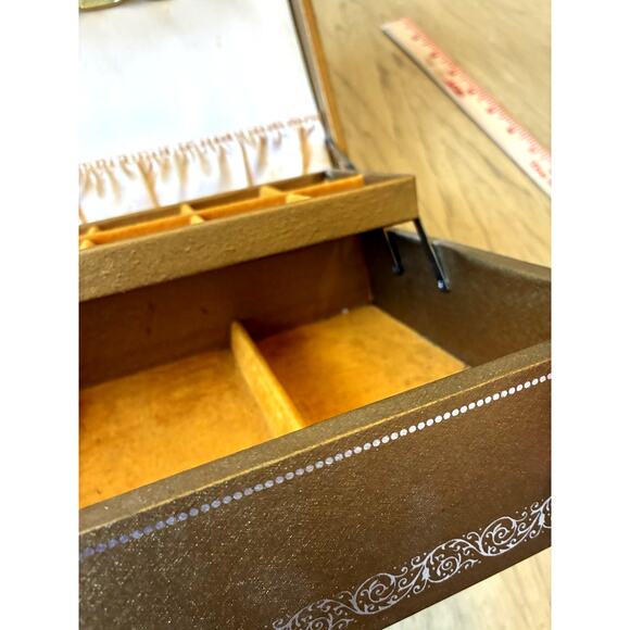 Vintage Mele & Co Jewelry 2 Tier Box Gold Tone Yellow Inside 1950s - Picture 14 of 16